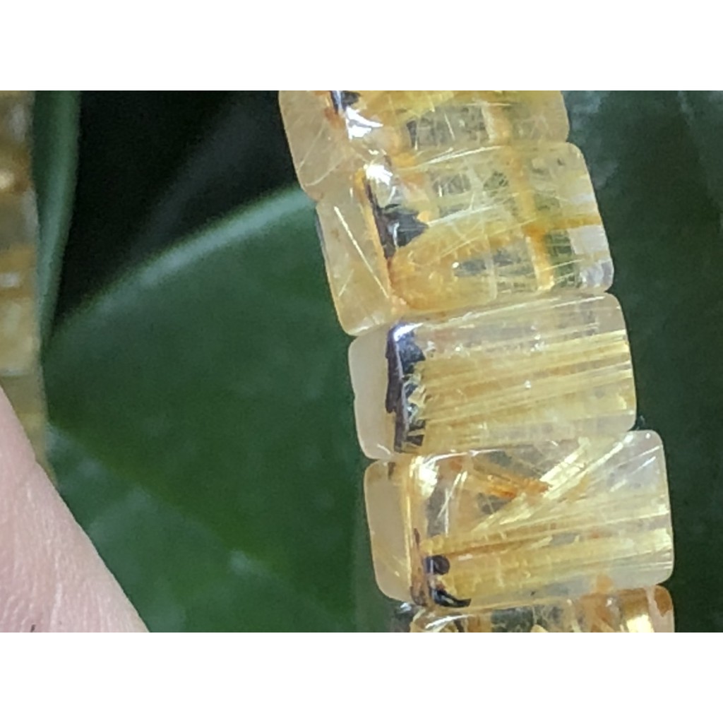 J0416B05A1★甜蜜水晶★鈦晶 金髮晶財源滾滾來版絲鈦晶手排細款女板手鍊㊣黑點為鈦晶絲生長點 能量更強