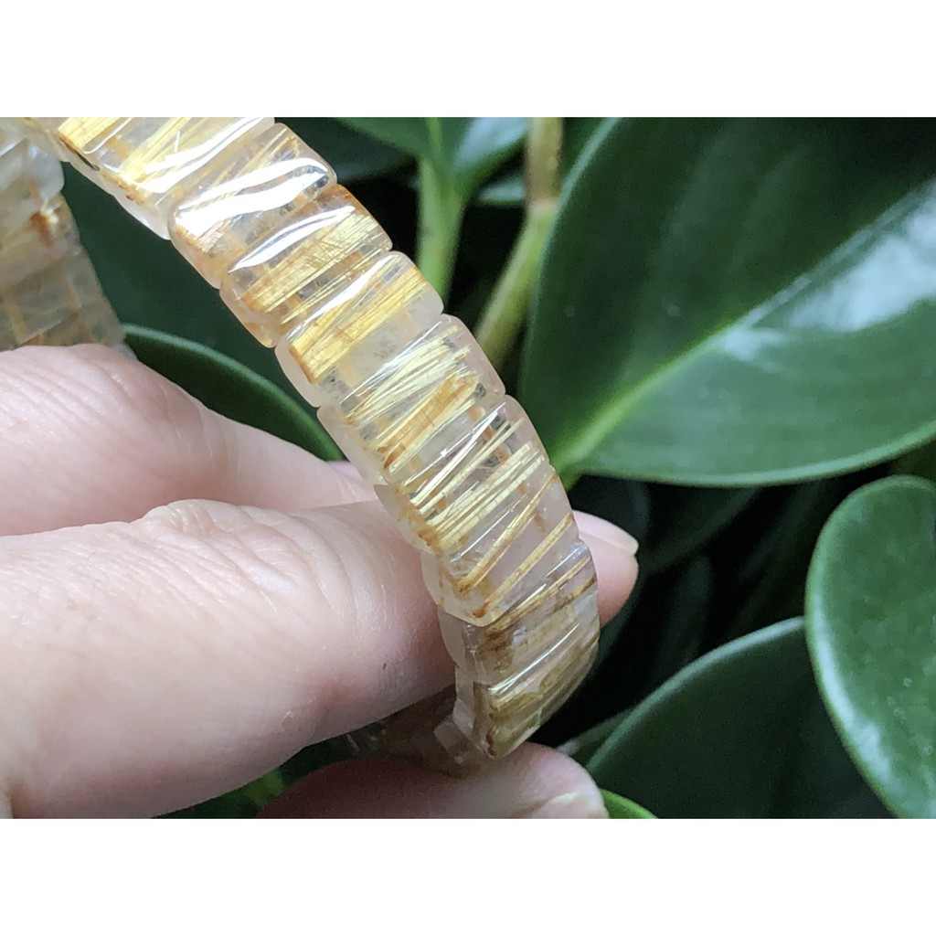 J0416B05A3★甜蜜水晶★天然鈦晶多絲寬絲版絲清透亮眼鈦晶手排細款女板手鍊㊣黑點為鈦晶絲生長點 能量更強:圖片 5