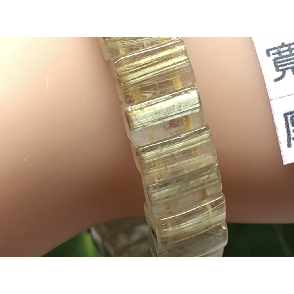 J0416B05A12★甜蜜水晶★天然鈦晶金髮晶財運之石鈦晶手排細款女板手鍊㊣黑點為鈦晶絲生長點 能量更強:圖片 2