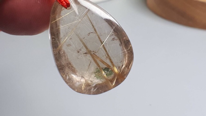 0205P07-9【甜蜜水晶】天然鈦晶多絲寬絲項鍊吊墜 黑點為鈦晶絲生長點 能量更強 超黃金:圖片 9