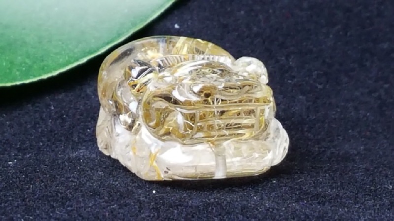J1103B05-4 甜蜜水晶 天然鈦晶貔貅 多絲 寬絲 版絲清透亮眼鈦晶 貔貅吊墜 擺件:圖片 2