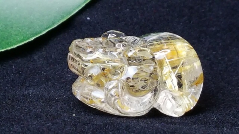 J1103B05-4 甜蜜水晶 天然鈦晶貔貅 多絲 寬絲 版絲清透亮眼鈦晶 貔貅吊墜 擺件:圖片 3