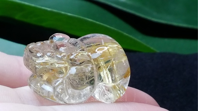 J1103B05-4 甜蜜水晶 天然鈦晶貔貅 多絲 寬絲 版絲清透亮眼鈦晶 貔貅吊墜 擺件:圖片 6