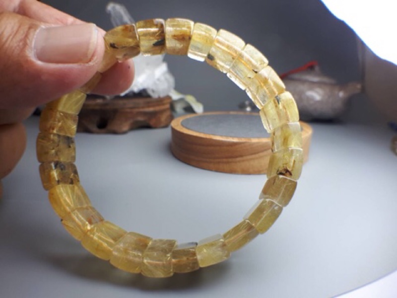 J1103B11-3★甜蜜水晶★天然鈦晶♀多絲寬絲版絲清透亮眼鈦晶手排細款女版手鍊㊣黑點為鈦晶絲生長點 能量更強:圖片 8