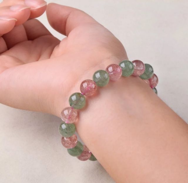 ♡甜蜜水晶二館♡手作材料~diy 水晶天然綠草莓晶 紅草莓晶8.5~7.5mm散珠♡便宜賣♡另散珠收納盒:圖片 3