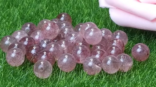♡甜蜜水晶二館♡手作材料~diy 水晶天然綠草莓晶 紅草莓晶8.5~7.5mm散珠♡便宜賣♡另散珠收納盒:圖片 4