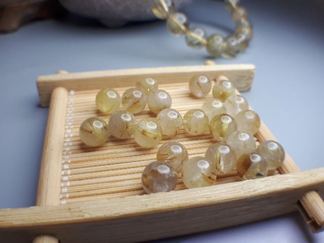 J0302B01-W2★甜蜜水晶二館★手作材料 天然鈦晶♀多絲細絲寬絲版絲黃金絲亮眼鈦晶8.1~8.9mm散珠㊣:圖片 2