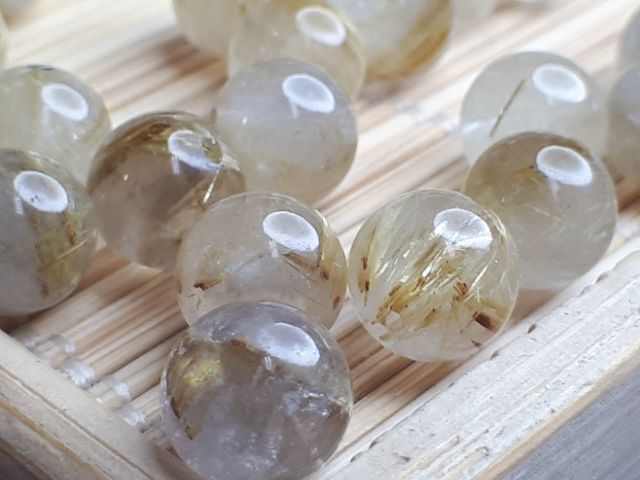 J0302B01-W2★甜蜜水晶二館★手作材料 天然鈦晶♀多絲細絲寬絲版絲黃金絲亮眼鈦晶8.1~8.9mm散珠㊣:圖片 3