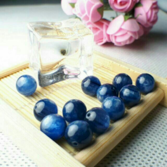 半寶石♡甜蜜水晶二館♡天然貓眼藍晶石8mm散珠。手作材料。 藍炫螢光 超美 純天然的寶石 ♡J0416B04-A1A3